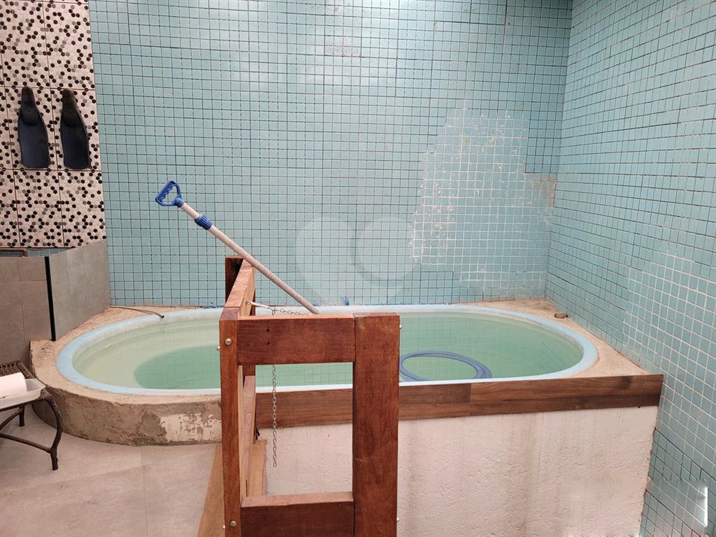 Sobrado à venda ou para alugar com 3 quartos, sendo 13 suítes, em Jardim São Paulo(zona Norte), São Paulo, SP