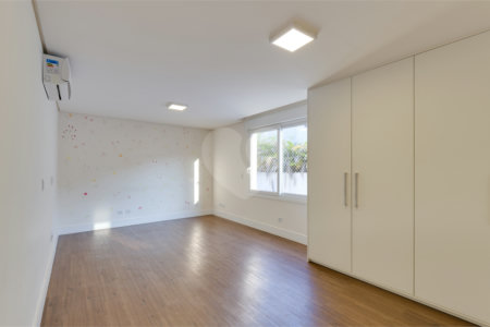 Casa à venda com 4 suítes no condomínio Porto Fino, São Paulo - SP