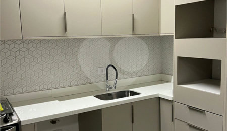 Casa à venda com 2 suítes no condomínio Recanto dos Ipes, Atibaia - SP