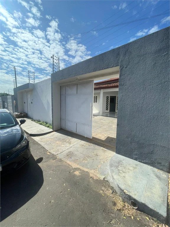 Casa para alugar com 3 quartos, sendo 1 suíte, em Setor Industrial, Balsas, MA
