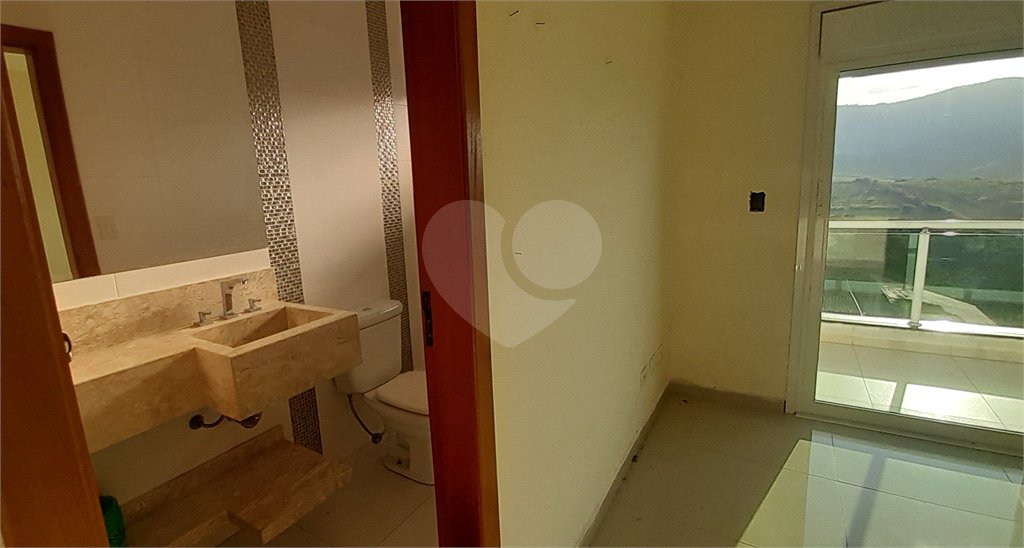 Casa em condomínio à venda ou para alugar com 5 quartos, sendo 3 suítes,  no Centro, Bom Jesus dos Perdões, SP