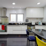 Casa à venda com 4 quartos, sendo 2 suítes, no condomínio Vila dos Ipês, São Paulo - SP