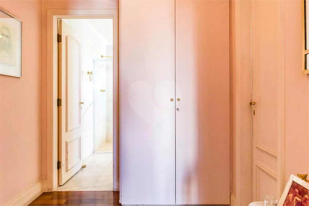Apartamento à venda com 4 quartos, sendo 2 suítes, em Real Parque, São Paulo, SP