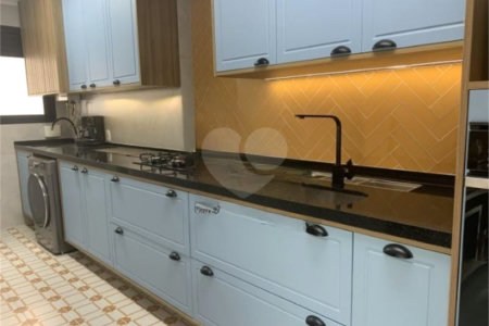 Apartamento à venda com 3 quartos, sendo 1 suíte,  em Cidade São Francisco, São Paulo, SP