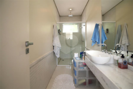 Casa à venda com 3 quartos, sendo 1 suíte, em Vila Mariana, São Paulo, SP