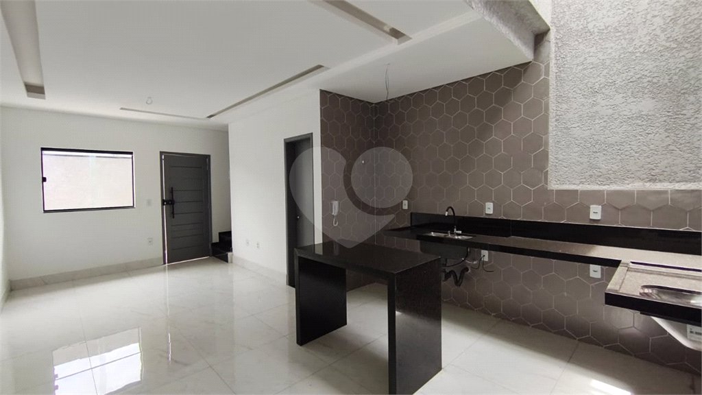 Casa à venda com 2 suítes no condomínio Residencial Paranaguá, São Paulo - SP