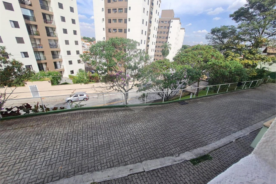 Casa à venda com 3 quartos, sendo 1 suíte, no condomínio Jardim Itatinga II, São Paulo - SP