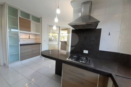 Casa à venda com 4 quartos, sendo 3 suítes, no condomínio Residencial Terras de Vinhedo, Vinhedo - SP