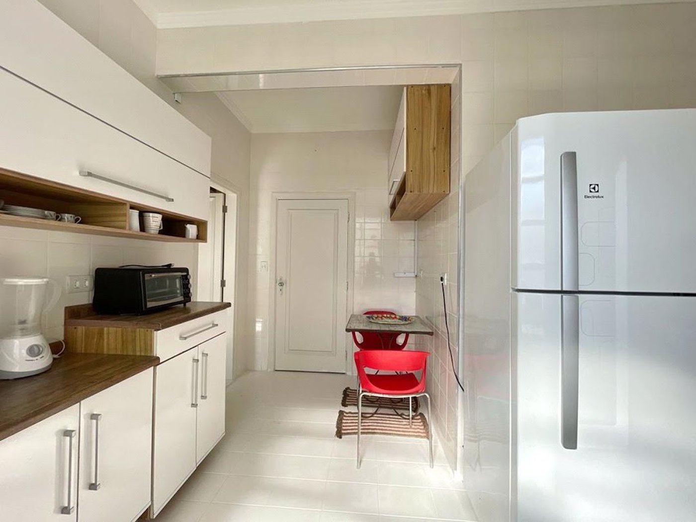 Apartamento Frente Mar com 4 Quartos para Venda ou Locação em Pitangueiras – Guarujá/SP