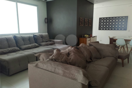 Casa à venda ou para alugar com 4 suítes no condomínio Sambaqui, São Sebastião - SP