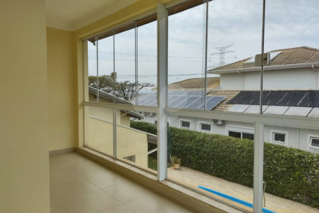 Casa à venda com 4 quartos, sendo 2 suítes, no condomínio Primavera, Salto - SP