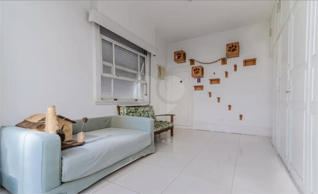 Apartamento à venda com 4 quartos, sendo 1 suíte,  em Copacabana, Rio de Janeiro, RJ