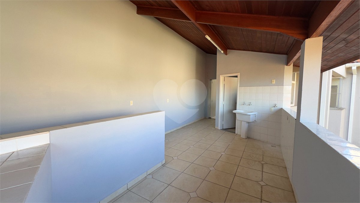 Casa para alugar com 4 quartos, sendo 3 suítes, em Vila Sfeir, Indaiatuba, SP