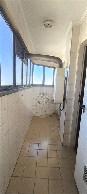 Apartamento à venda com 3 quartos, sendo 1 suíte, em Pinheiros, São Paulo, SP