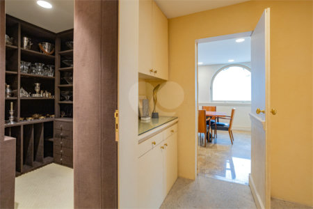 Apartamento à venda com 4 suítes em Jardim Paulistano, São Paulo, SP