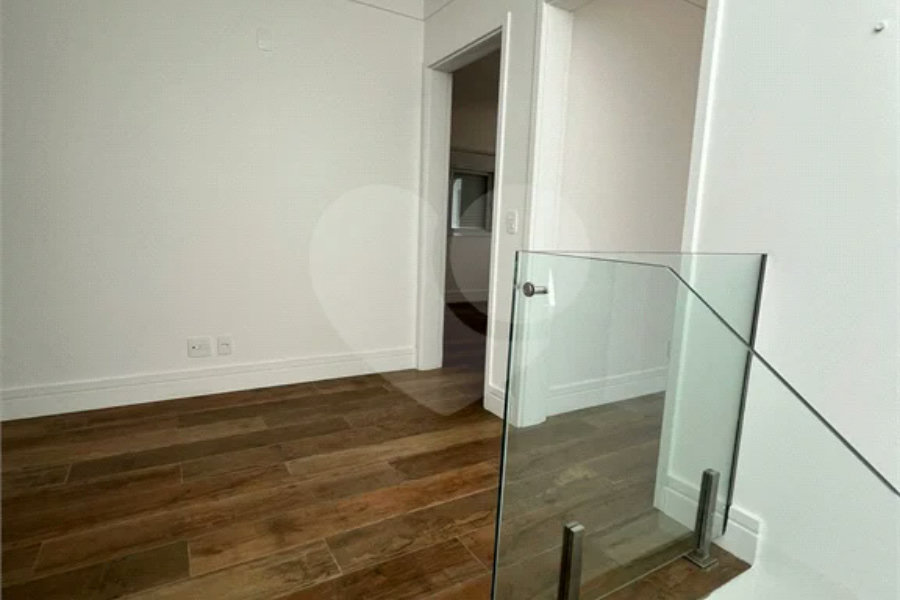 Casa à venda com 4 quartos, sendo 2 suítes, no condomínio Residencial Floresta, São Paulo - SP