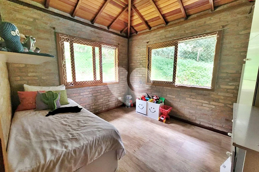Casa à venda com 3 quartos, sendo 1 suíte, em Serra da Cantareira, Mairiporã, SP