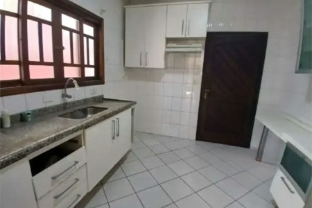 Sobrado à venda com 3 suítes em Vila São Silvestre, São Paulo, SP