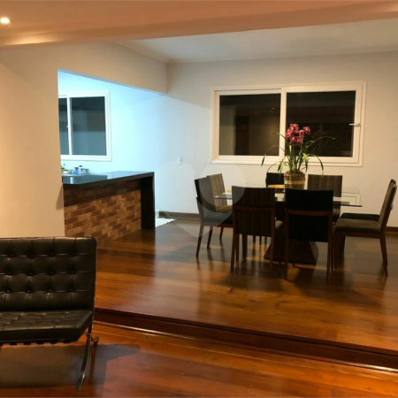 Casa à venda com 5 suítes em Paraisópolis, São Paulo, SP
