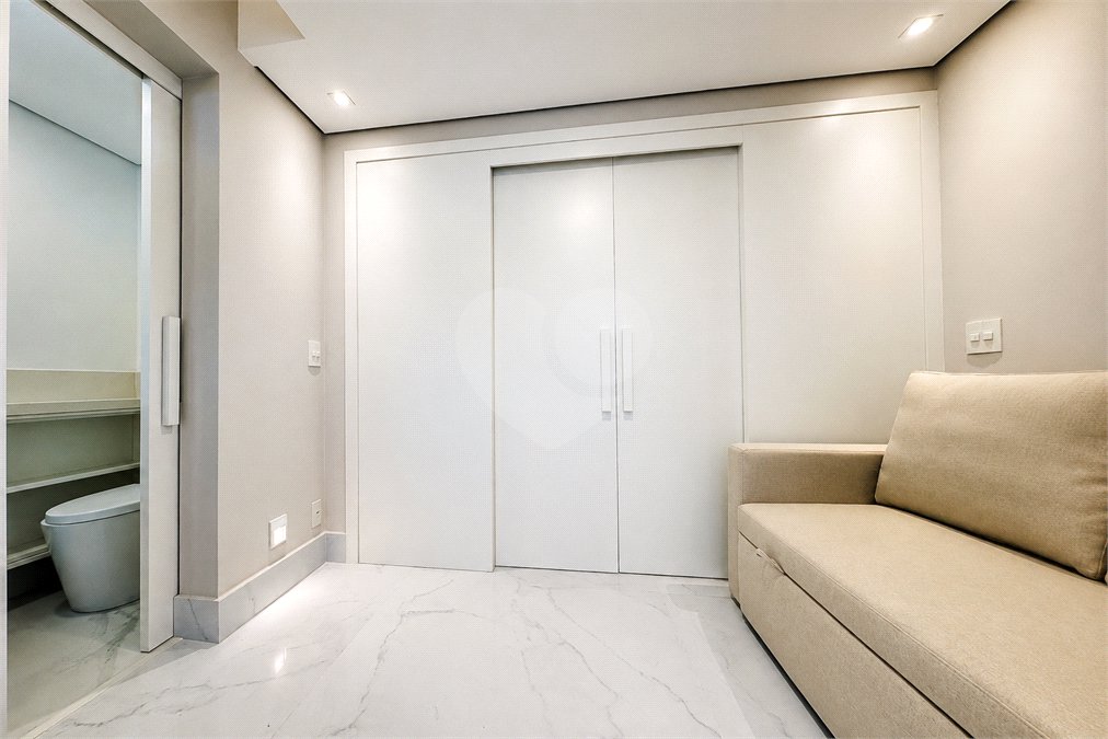 Apartamento à venda com 5 suítes em Parque Enseada, Guarujá, SP