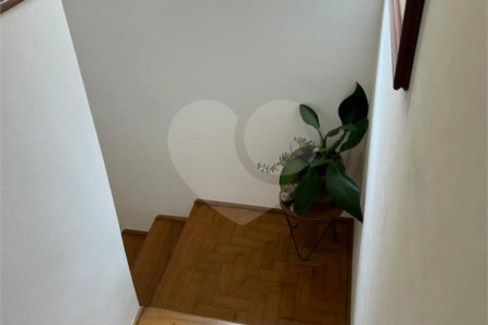 Casa à venda com 3 quartos, sendo 1 suíte, em Vila Mariana, São Paulo, SP