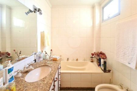 Apartamento à venda com 3 quartos, sendo 1 suíte, em Jardim das Acácias, São Paulo, SP