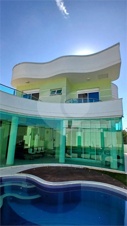 Casa à venda com 3 suítes no condomínio Figueira Garden, Atibaia - SP