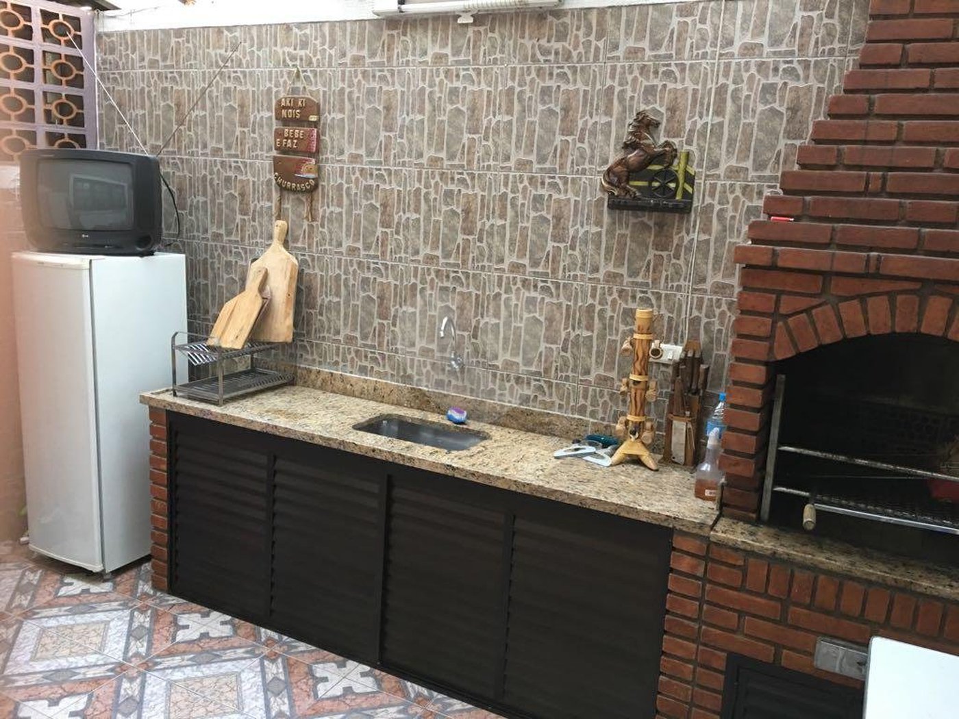 Casa à venda com 3 quartos, sendo 1 suíte, no condomínio Sobrado, São Paulo - SP