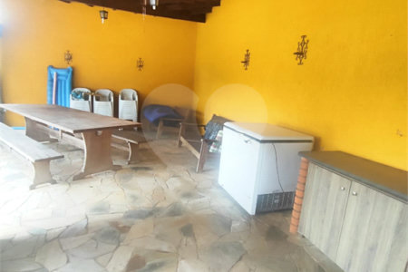 Casa à venda com 4 quartos, sendo 1 suíte, em Ivoturucaia, Jundiaí, SP