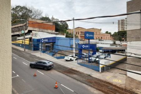 Prédio Comercial na Av. São Carlos - Excelente Oportunidade no Centro da Cidade