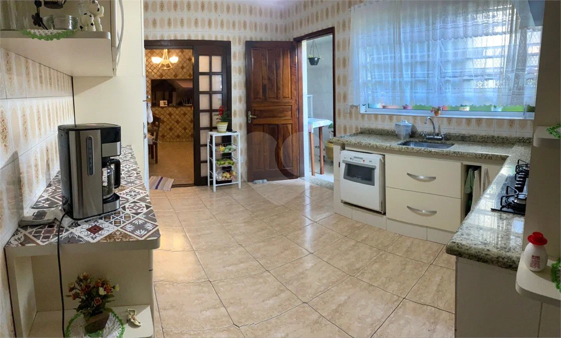 Sobrado à venda com 4 quartos, sendo 1 suíte, em Jaçanã, São Paulo, SP
