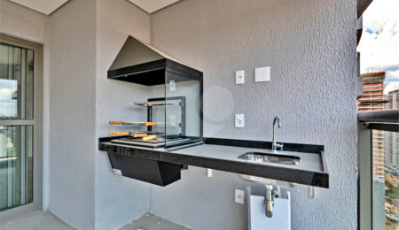 Apartamento à venda com 4 quartos, sendo 2 suítes,  em Jardim das Acácias, São Paulo, SP