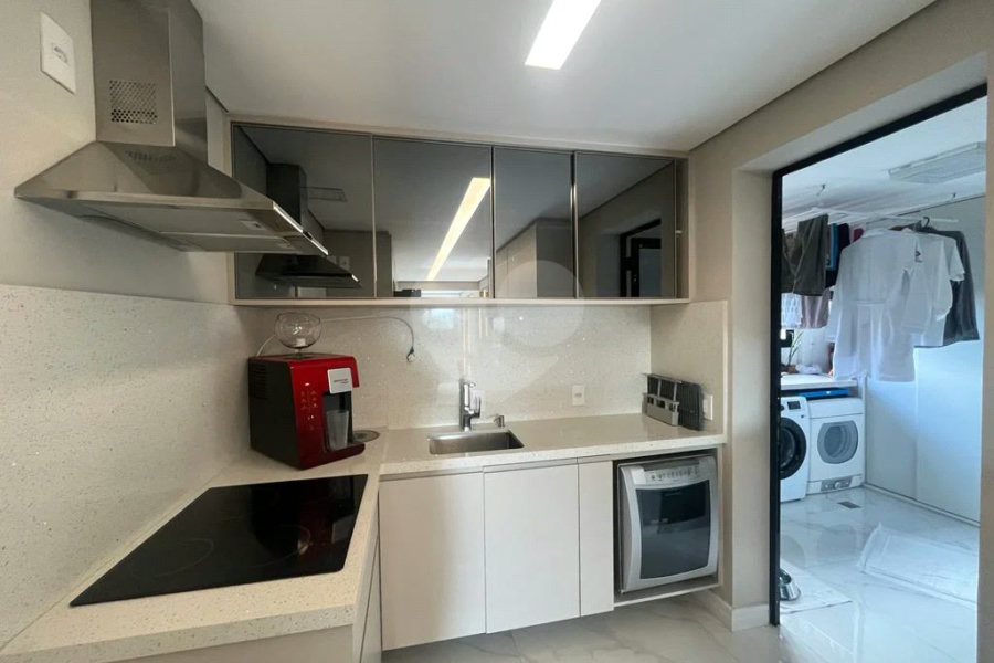 Apartamento à venda com 3 suítes em Santa Teresinha, São Paulo, SP