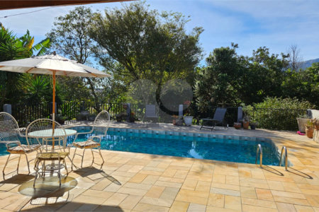 Casa Térrea à venda com 4 quartos, sendo 1 suíte, em Jardim Centenário, Atibaia, SP