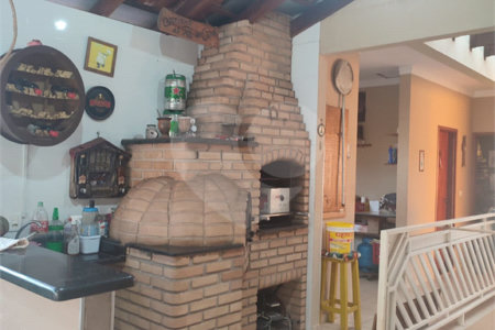 Casa a venda em excelente estado de conservação,