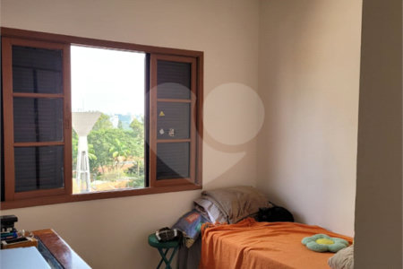 Sobrado à venda com 4 quartos, sendo 2 suítes,  em Vila Madalena, São Paulo, SP