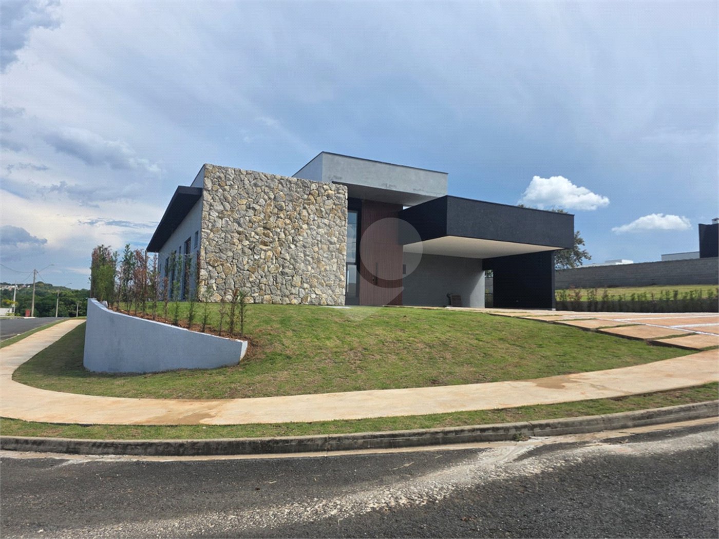 Casa à venda com 3 suítes no condomínio Village Ipanema 2, Araçoiaba da Serra - SP