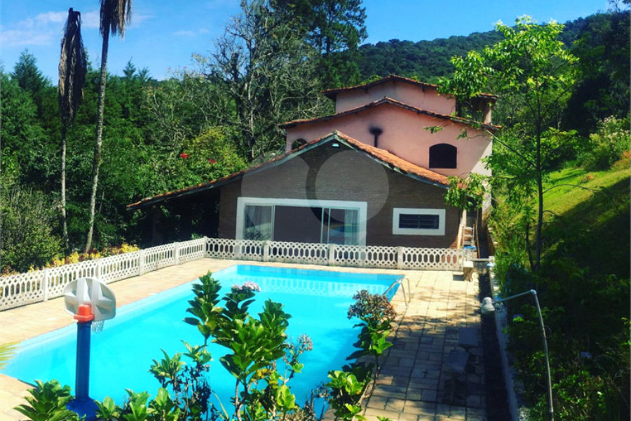 Sítio à venda com 9 quartos, sendo 4 suítes, em Remédios, Mairiporã, SP