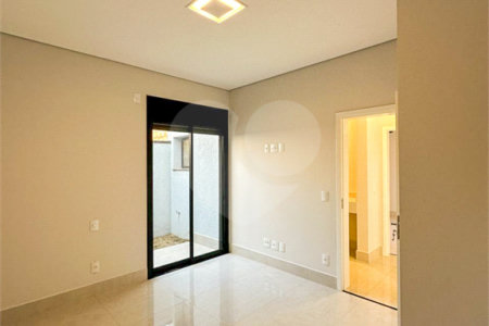 Casa à venda com 3 quartos, sendo 1 suíte, no condomínio Residencial Mont'alcino, Valinhos - SP