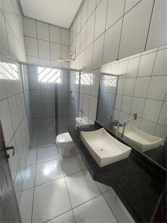 Casa para alugar com 3 quartos, sendo 1 suíte, em Setor Industrial, Balsas, MA