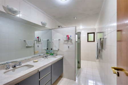 Casa à venda com 4 suítes em Alto da Boa Vista, São Paulo, SP