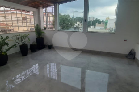 Sobrado à venda com 3 quartos, sendo 1 suíte, em Jardim Sarah, São Paulo, SP