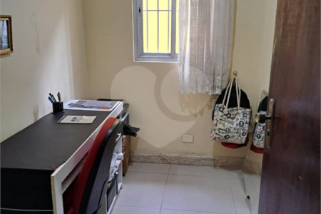 Sobrado à venda com 4 quartos, sendo 2 suítes, em Jardim Modelo, Suzano, SP
