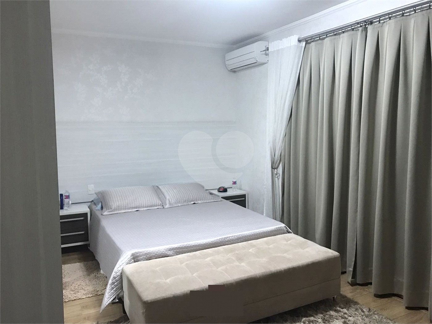 Casa à venda com 5 suítes no condomínio Jardim São Felipe, Atibaia - SP