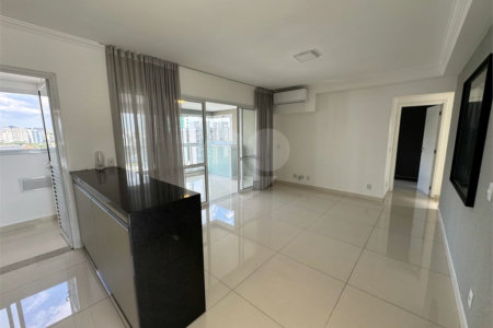 Apartamento à venda com 3 quartos, sendo 1 suíte, em Pinheiros, São Paulo, SP