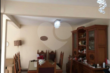 Casa à venda com 3 suítes em Vila Emir, São Paulo, SP
