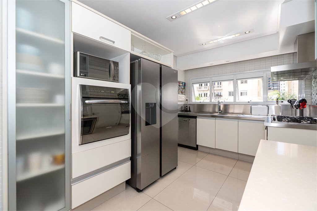 Apartamento à venda com 3 suítes em Sumarezinho, São Paulo, SP