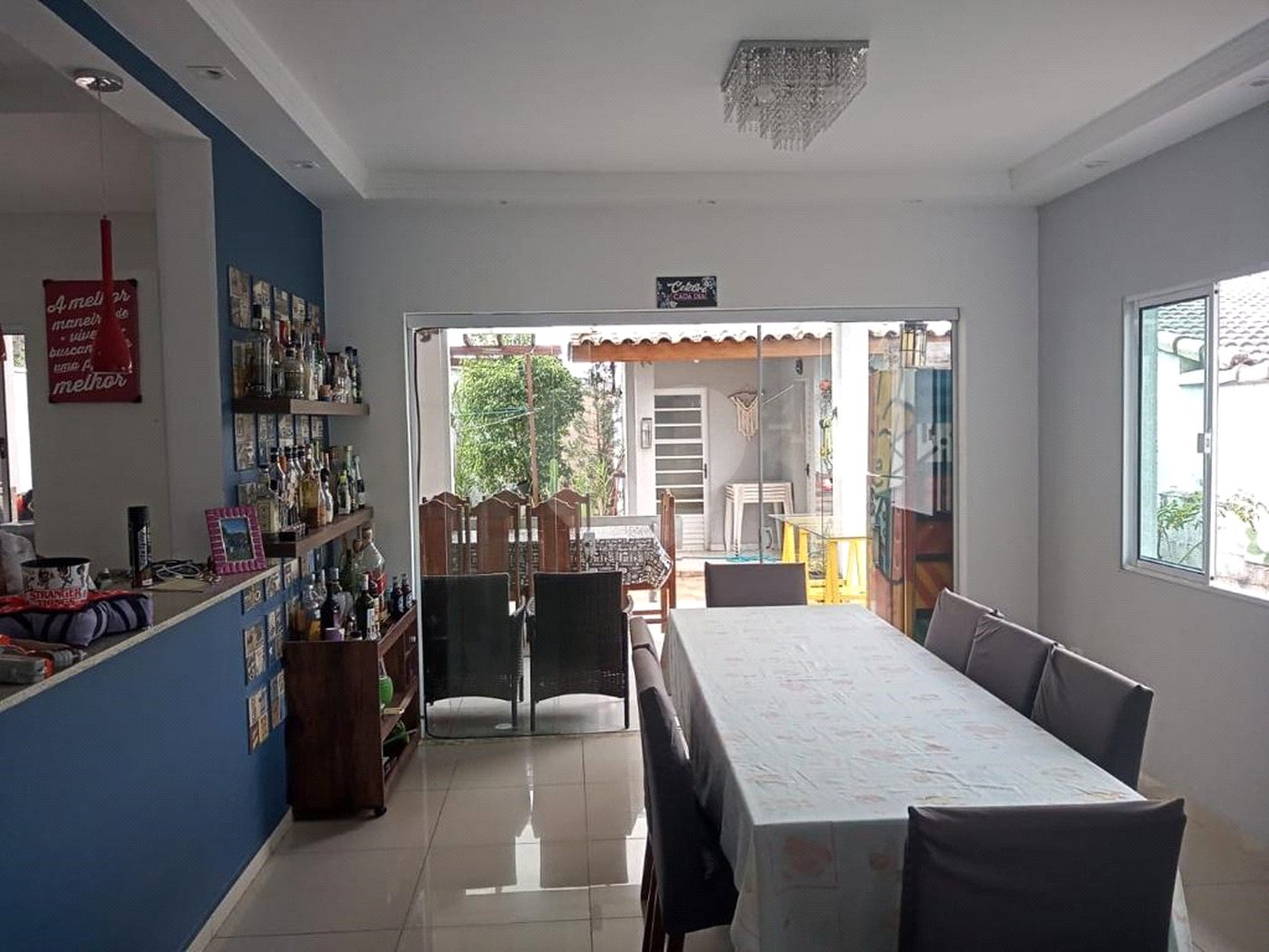 Casa à venda com 4 quartos, sendo 3 suítes, no condomínio Refúgio do Sauá I, Atibaia - SP