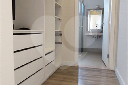 Casa à venda com 3 suítes no condomínio Figueira Garden, Atibaia - SP