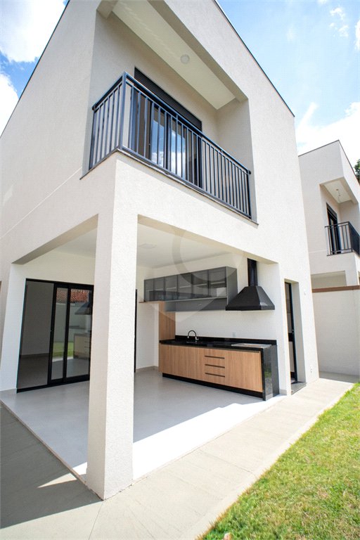 Casa à venda com 3 suítes em Vila Santista, Atibaia, SP